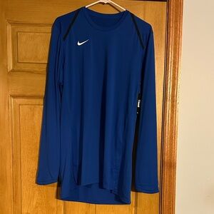 Nike men’s long sleeve basketball tshirt